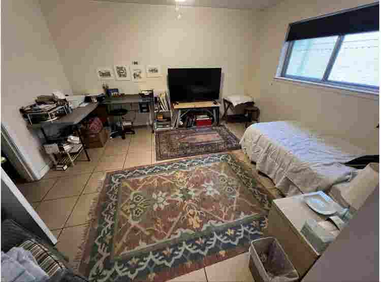 Master Bdrm w/Private Bath!