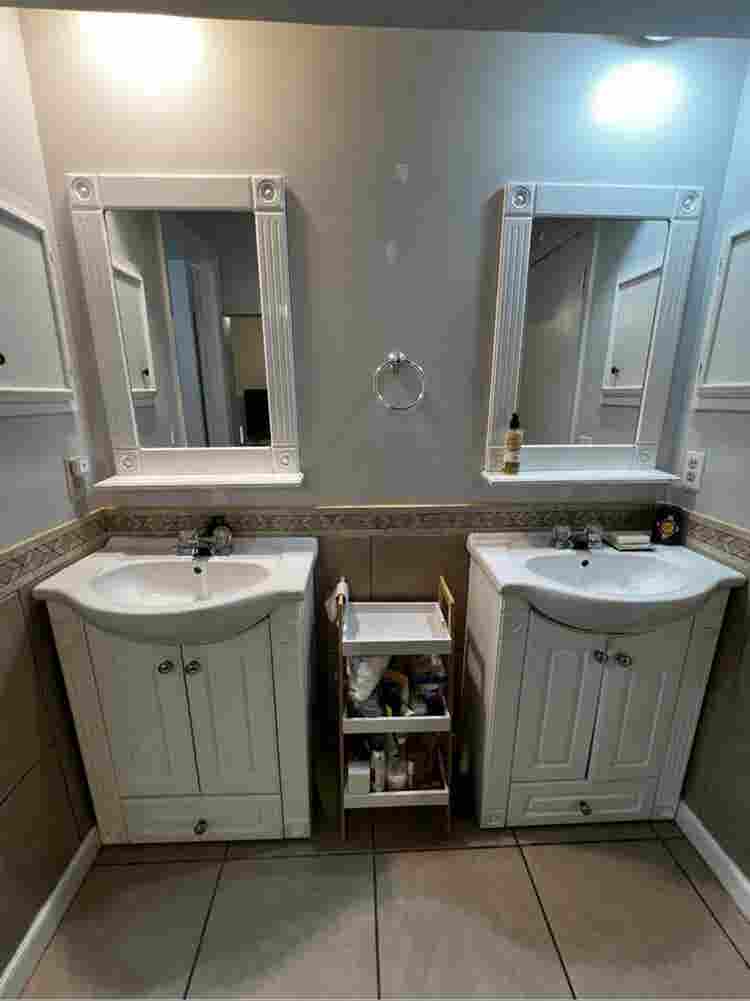 Master Bdrm w/Private Bath!