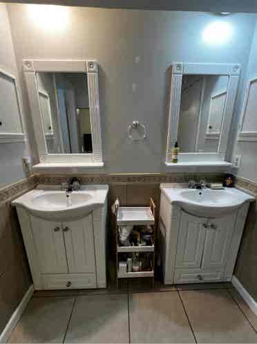 Master Bdrm w/Private Bath!