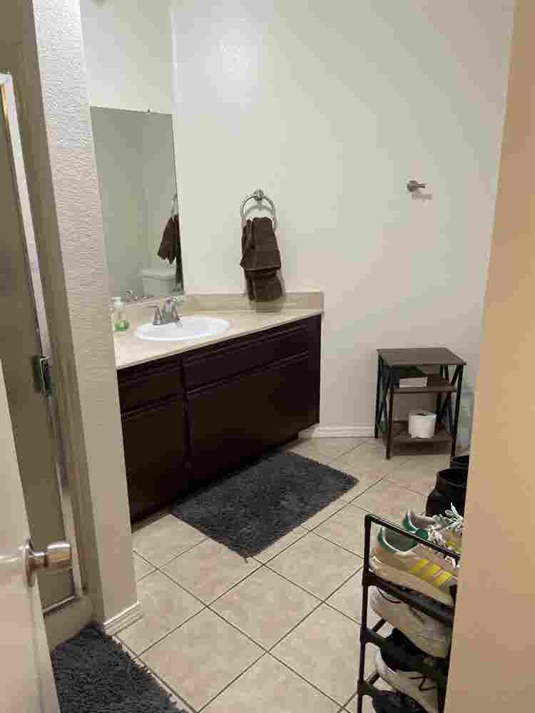 Great Location, West Weho, secure,
