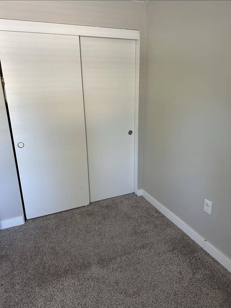 Room for rent for responsible woman