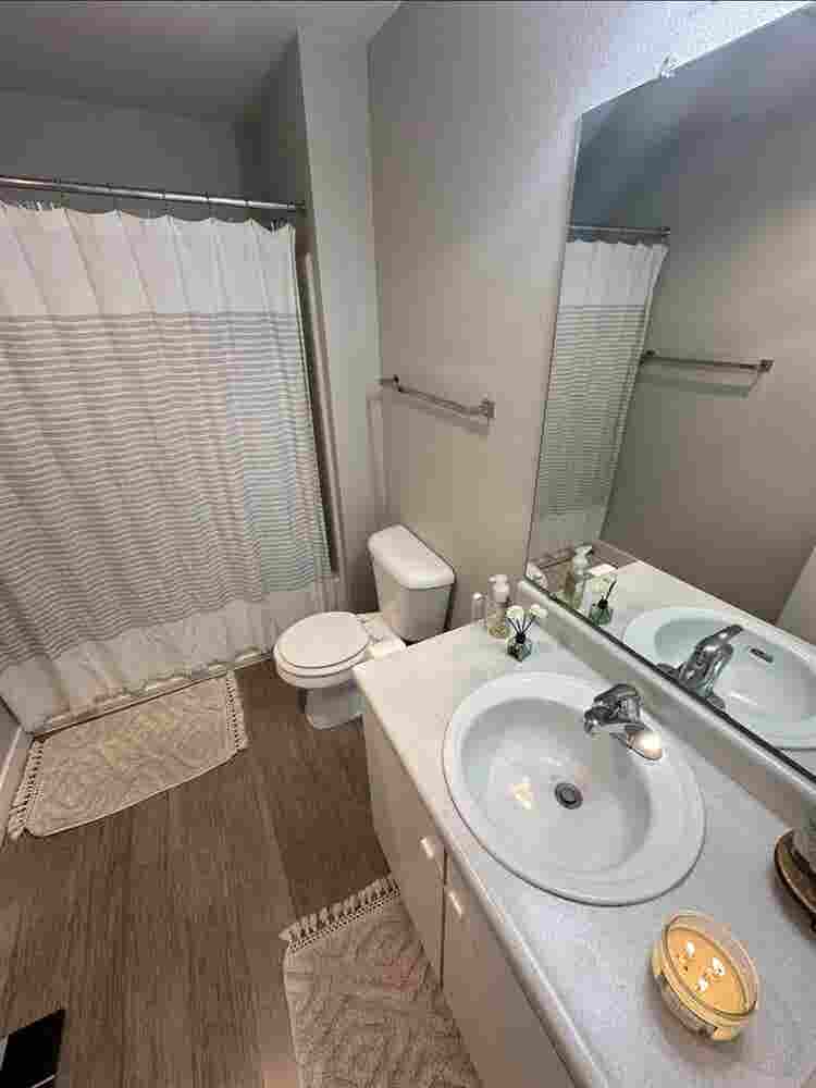 Room for rent for responsible woman