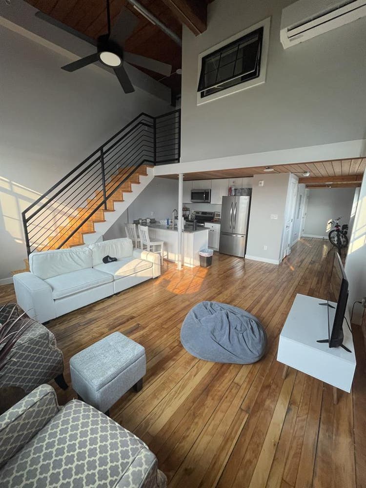 2 bedroom apartment, room for rent