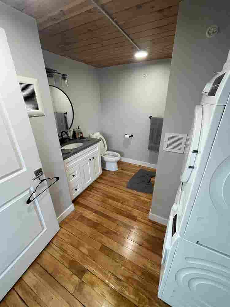 2 bedroom apartment, room for rent