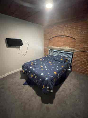 2 bedroom apartment, room for rent
