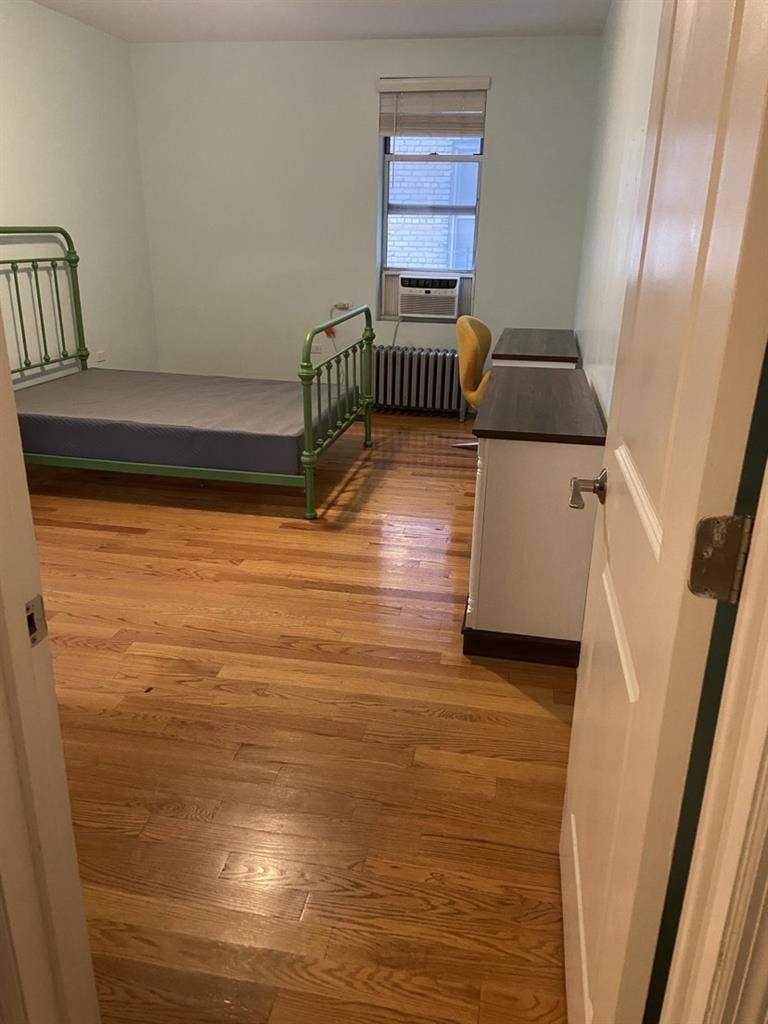 Spacious Furnished Room