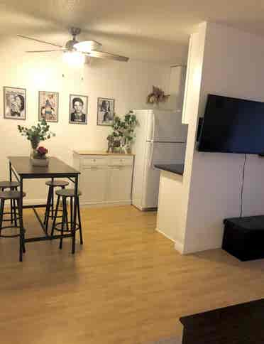 Venice Beach 1BR Apt —Walk to Beach