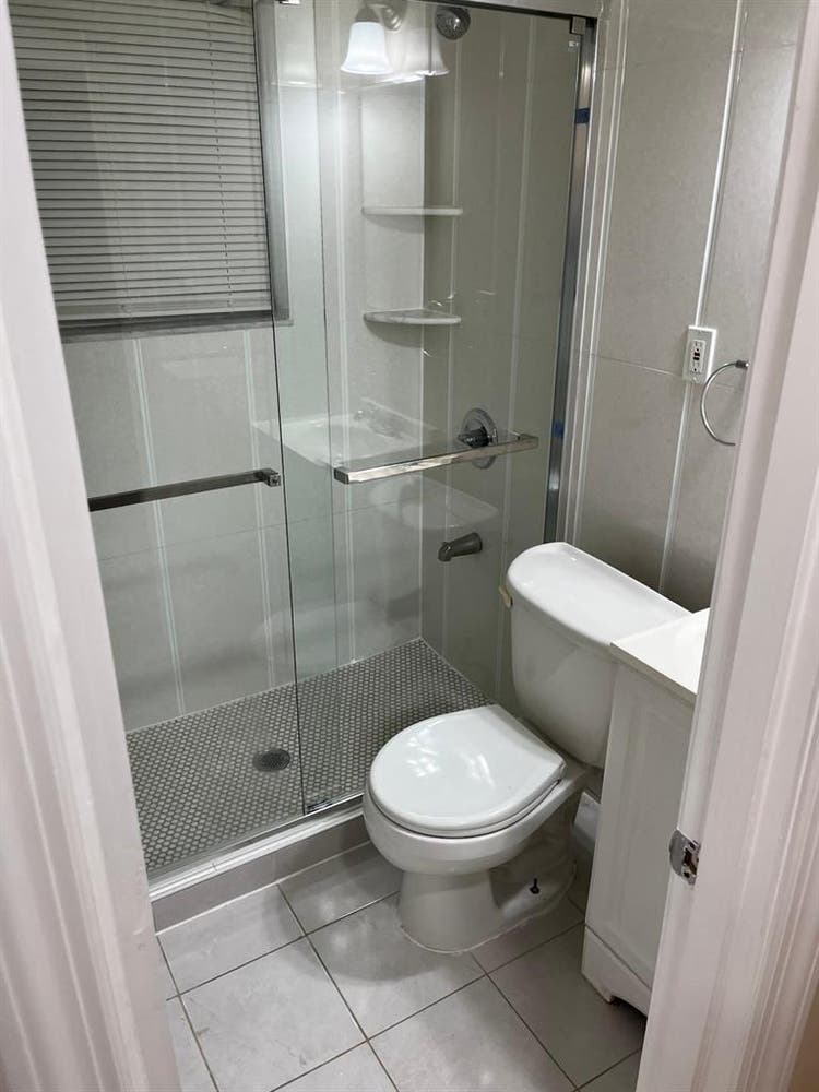 Room for rent, available Aug 1