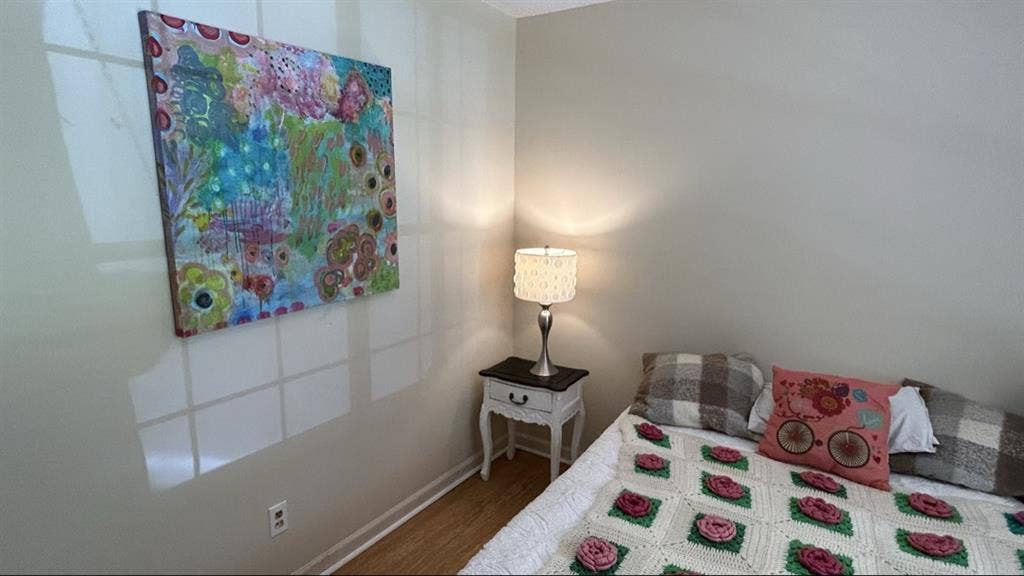 Near Downtown WS/Private Bath