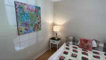 Near Downtown WS/Private Bath