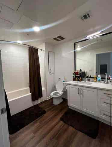 URGENT — Female roomie needed