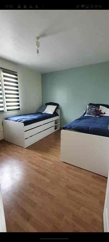 Room in beautiful house near Paris