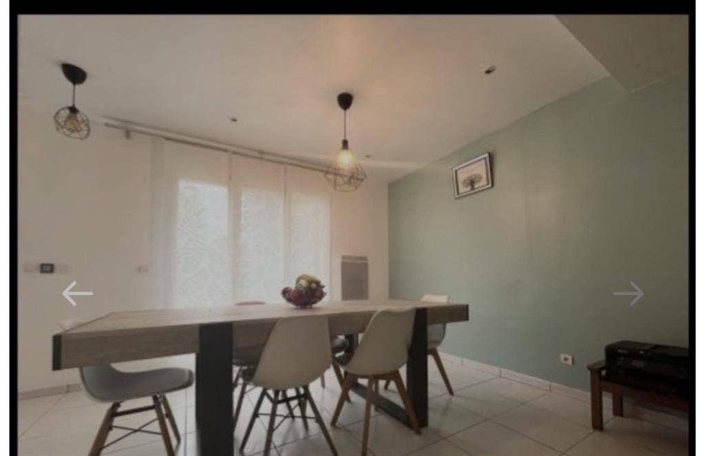 Room in beautiful house near Paris