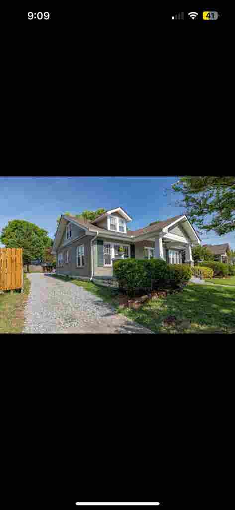 Looking for a Roommate move in asap