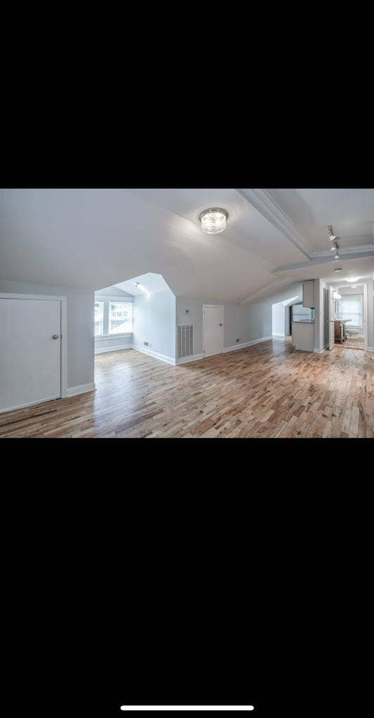 Looking for a Roommate move in asap