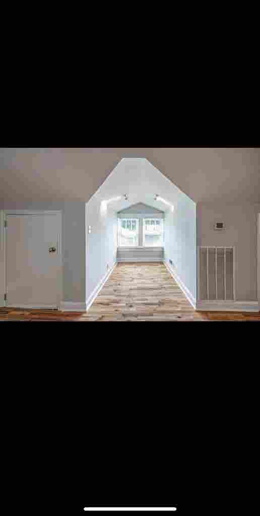Looking for a Roommate move in asap