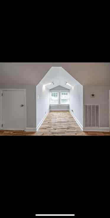 Looking for a Roommate move in asap