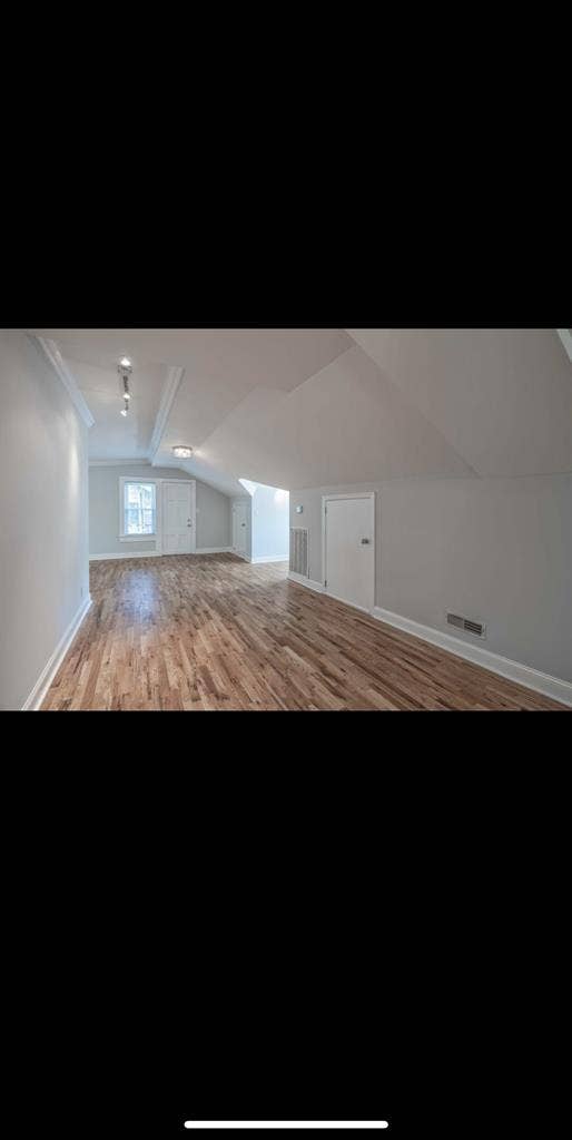 Looking for a Roommate move in asap