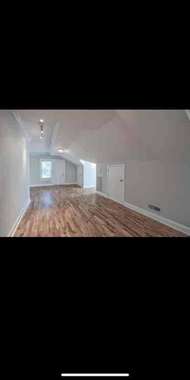 Looking for a Roommate move in asap