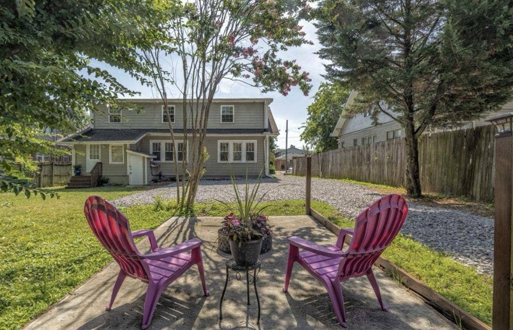 Looking for a Roommate move in asap