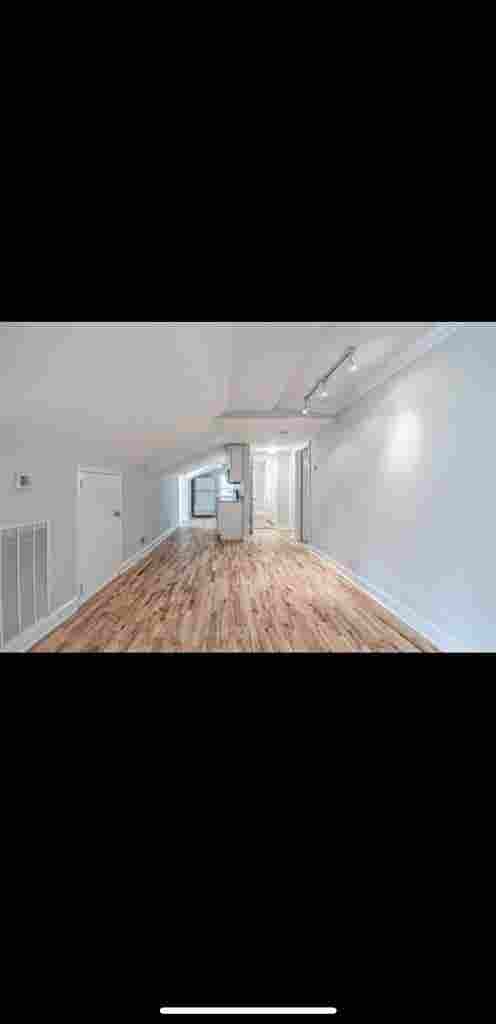 Looking for a Roommate move in asap