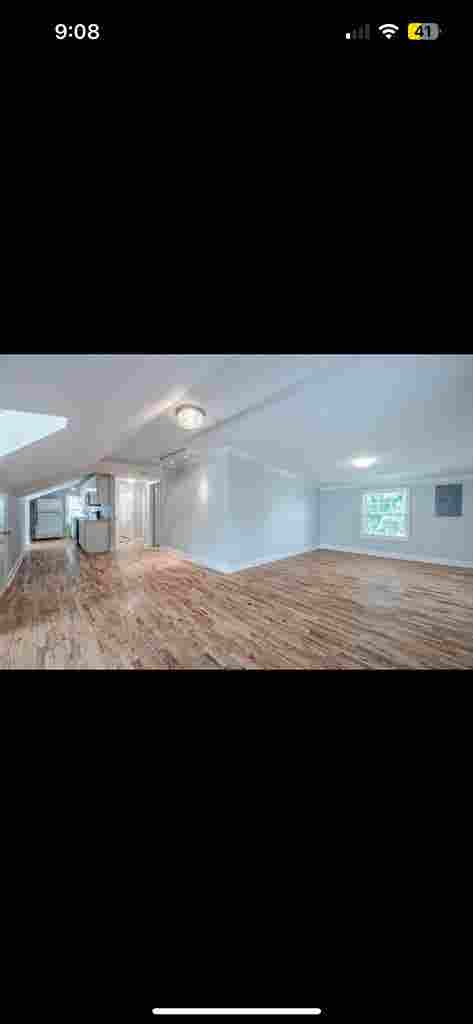 Looking for a Roommate move in asap