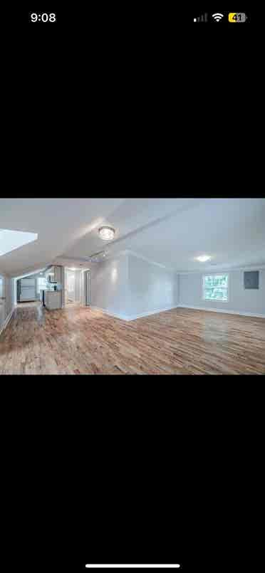Looking for a Roommate move in asap
