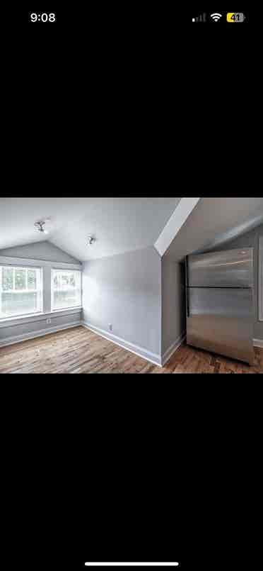 Looking for a Roommate move in asap