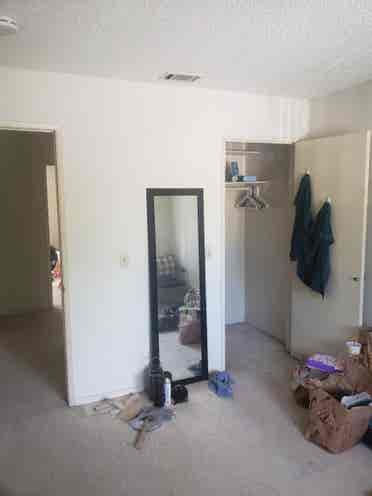 UNFURNISHED ROOM FOR RENT!!