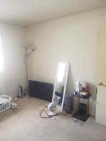 UNFURNISHED ROOM FOR RENT!!