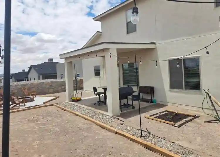 Quee size bedroom on the west side.