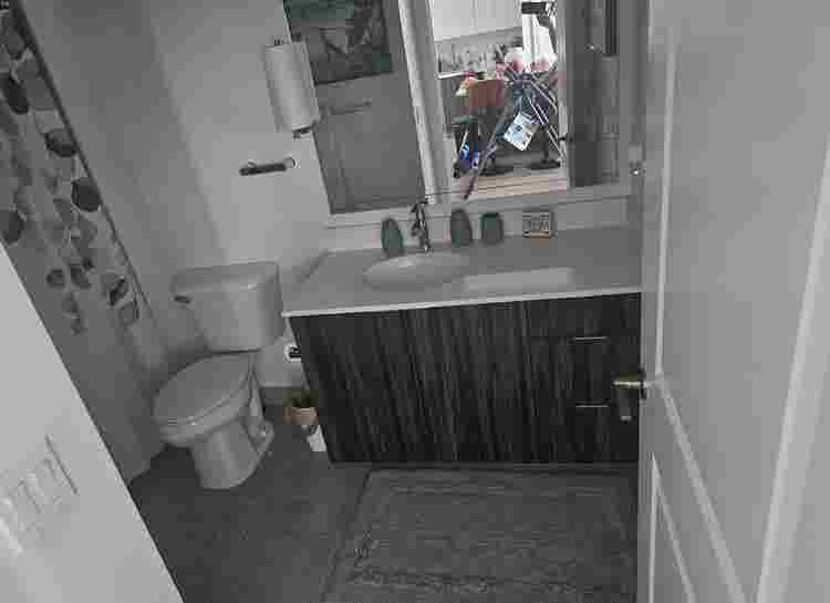 PRIVATE ROOM AND BATHROOM
