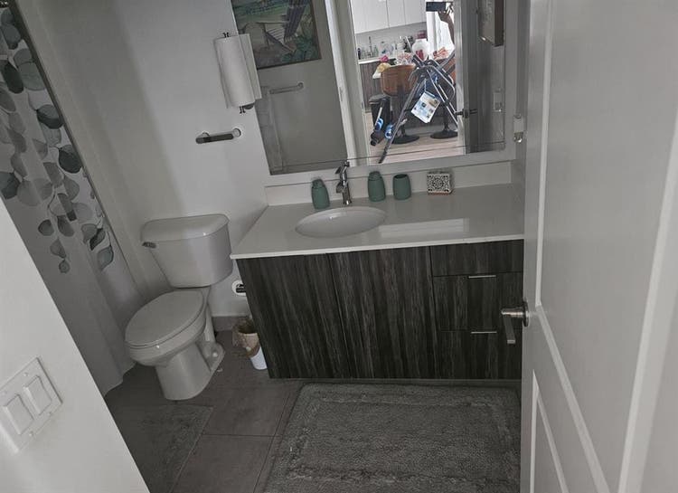 PRIVATE ROOM AND BATHROOM