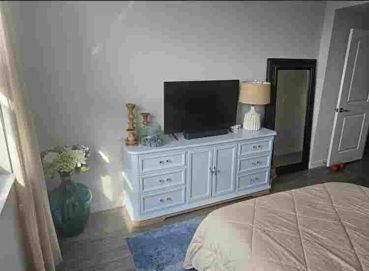 PRIVATE ROOM AND BATHROOM