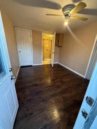 Room with priv entrance & bathroom