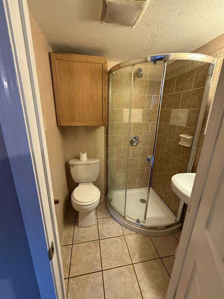 Room with priv entrance & bathroom