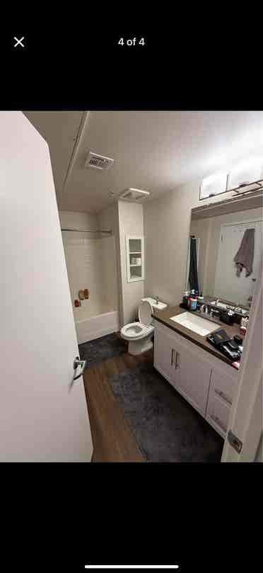 1 bed with private bathroom