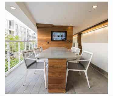 1 bed with private bathroom