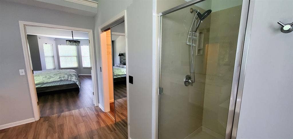 Spacious Bedroom in Quiet Area
