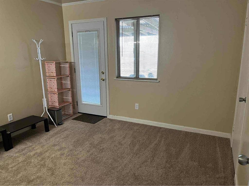 1
bedroom and private bathroom