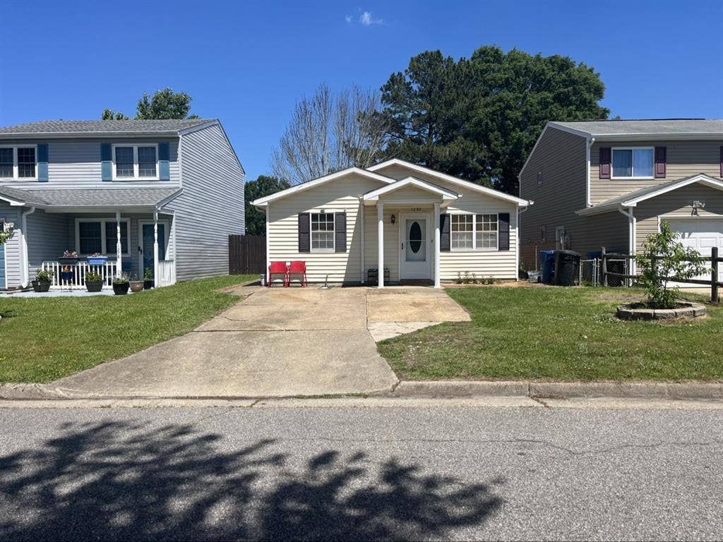 1
bedroom and private bathroom