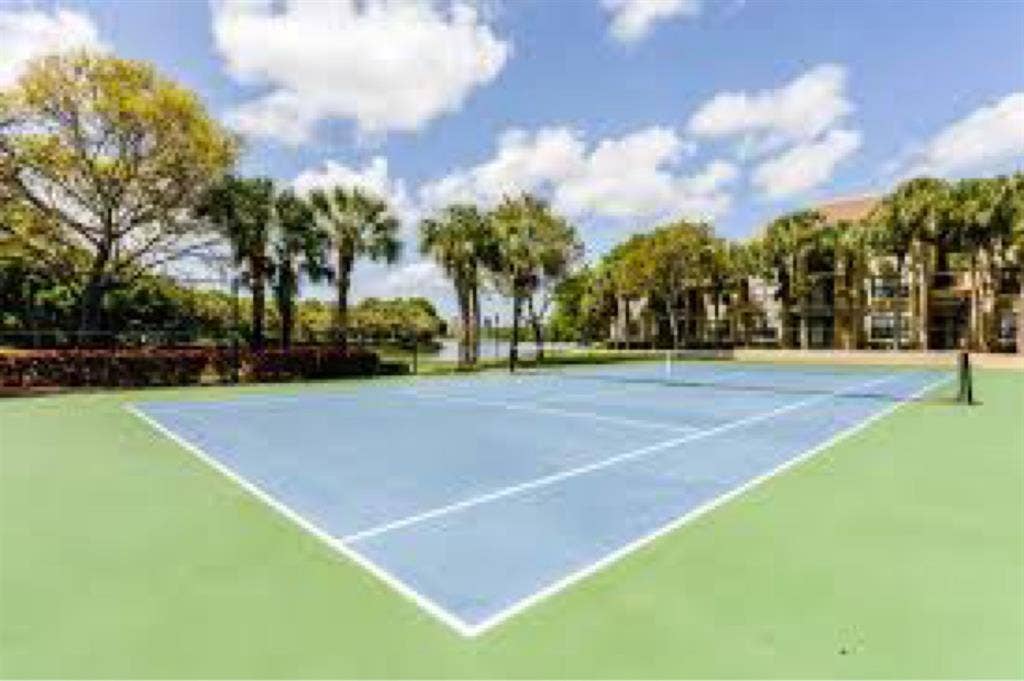 Roommate Wanted - Boca