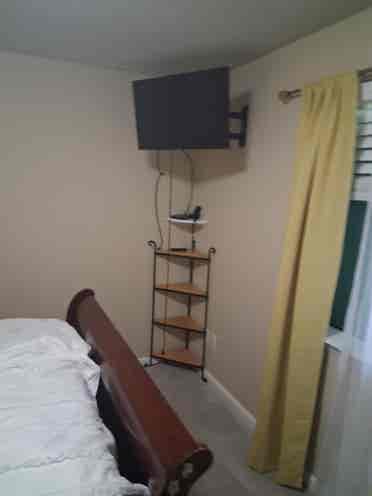 Room for rent , top floor yours!