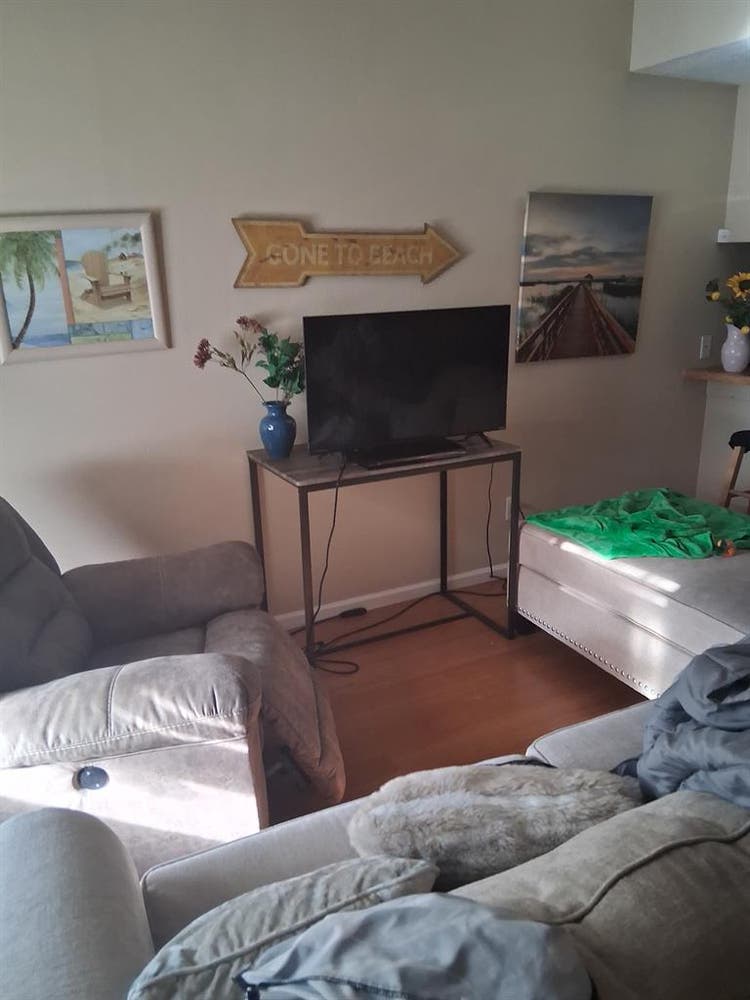 Room for rent , top floor yours!
