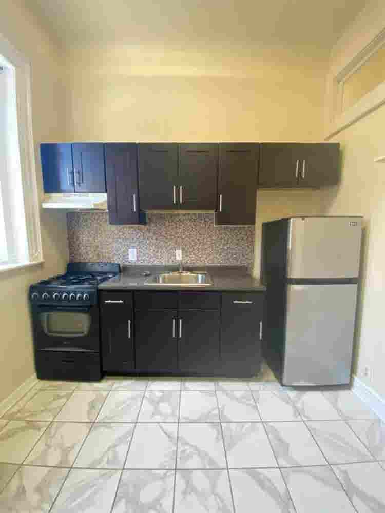 Looking for a subletter in Philly!