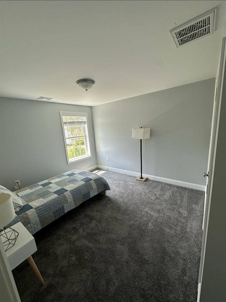 Room for rent w Private bathroom.