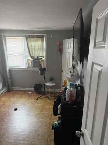 Room For Rent!!