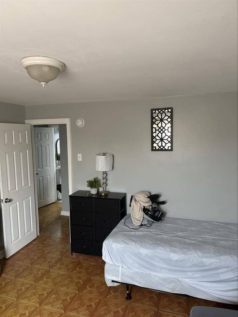 Room For Rent!!