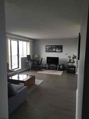 Looking for a roommate (long term)