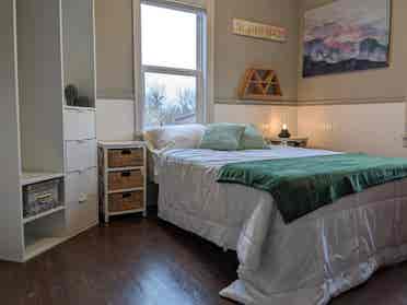 Seeking single tenant without pets